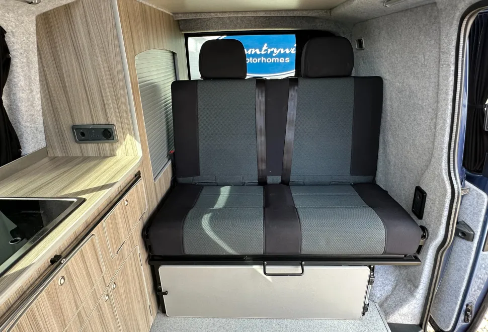 Volkswagen Camper by FUNKY DUBZ - 5 SEAT BELTS  2019