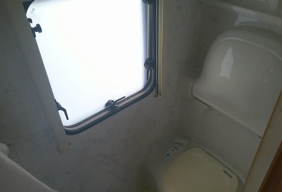 Elddis Autoquest 100  2007