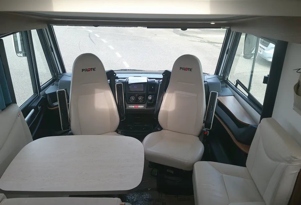 Pilote Essentiel G700 2017