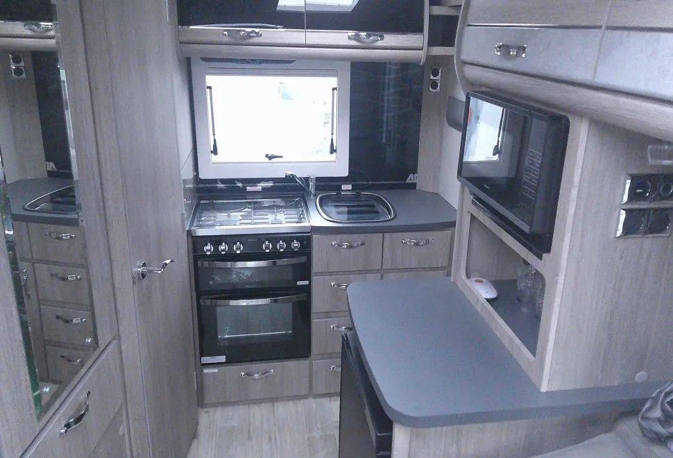 Auto-Sleepers Nuevo EK  2025