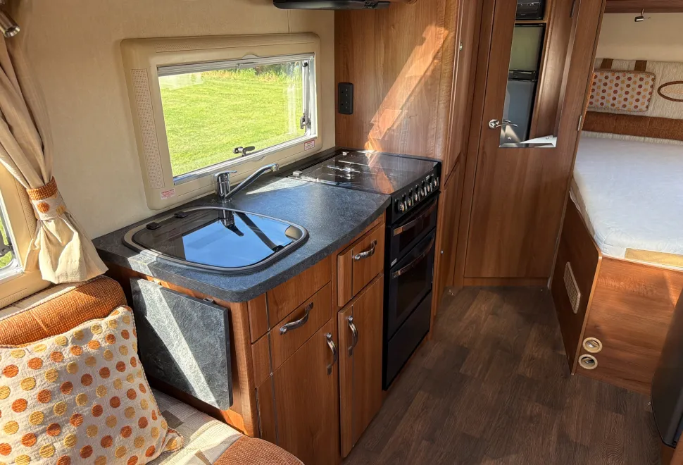Peugeot Boxer Auto Sleeper Broadway FB 2014