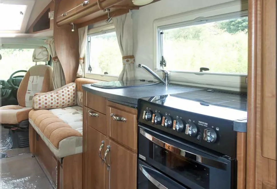 Auto-Sleepers Broadway FB Peugeot Boxer 2014
