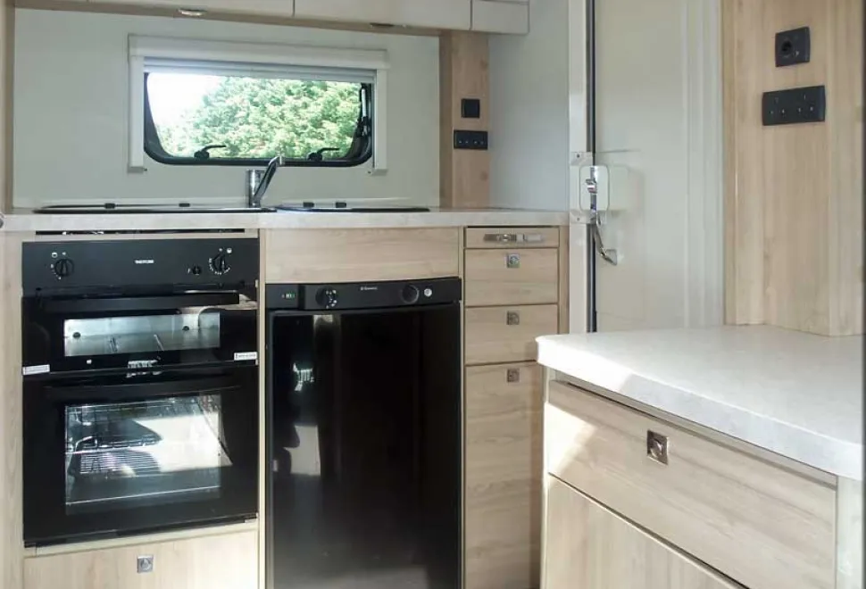 Elddis Autoquest 115 Evolution Peugeot Boxer 2016