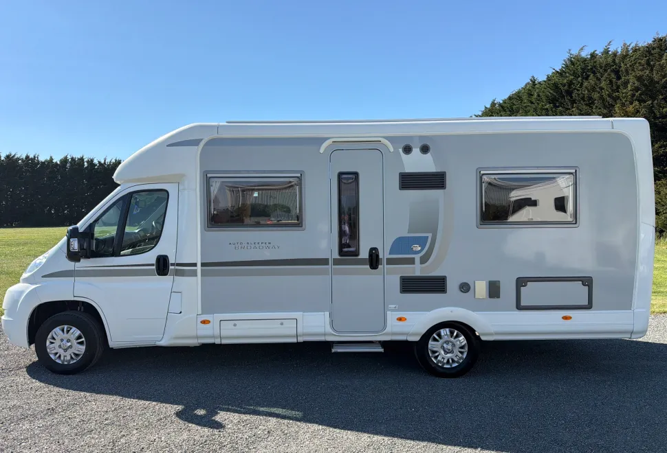 Peugeot Boxer Auto Sleeper Broadway FB 2014