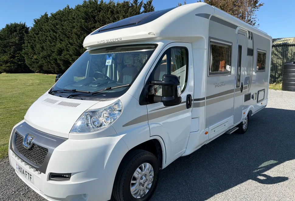 Peugeot Boxer Auto Sleeper Broadway FB 2014