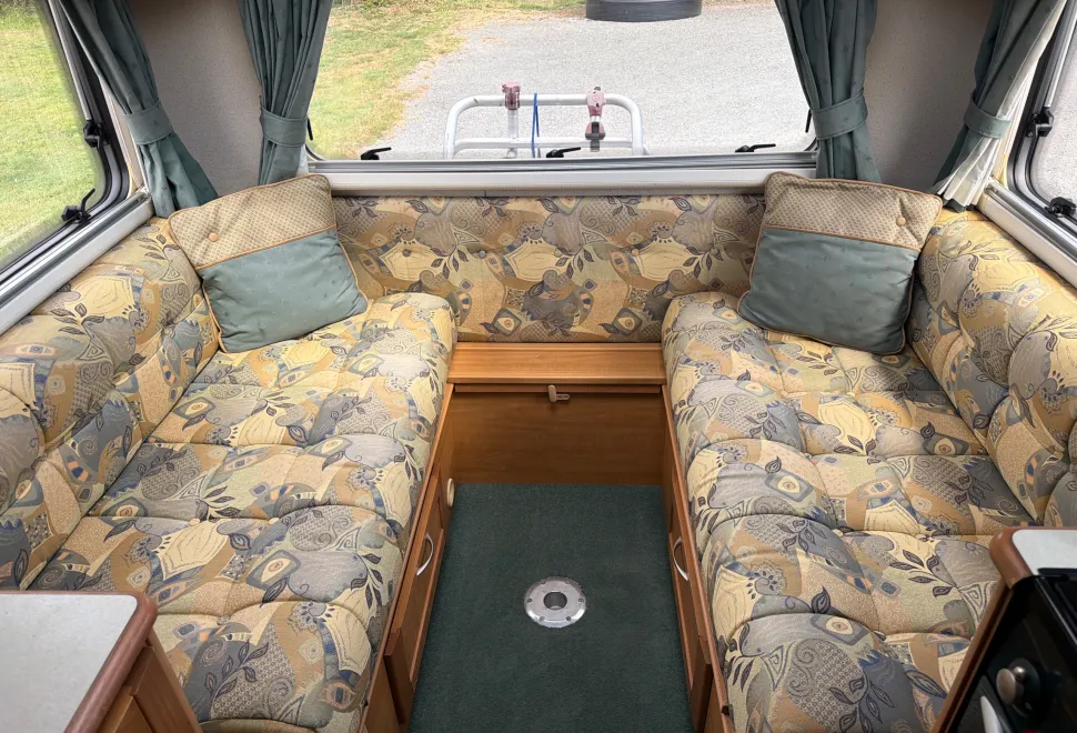 Auto-Trail Tracker SE 2003