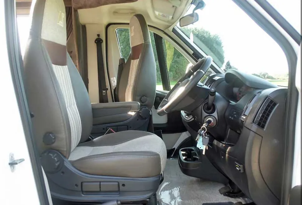 Auto-Sleepers Broadway EK TB LP Peugeot Boxer 2018