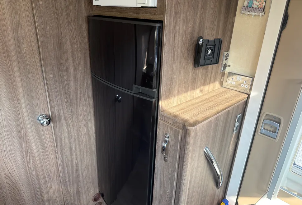 Auto-Sleepers Burford Duo Mercedes Benz Sprinter 2017