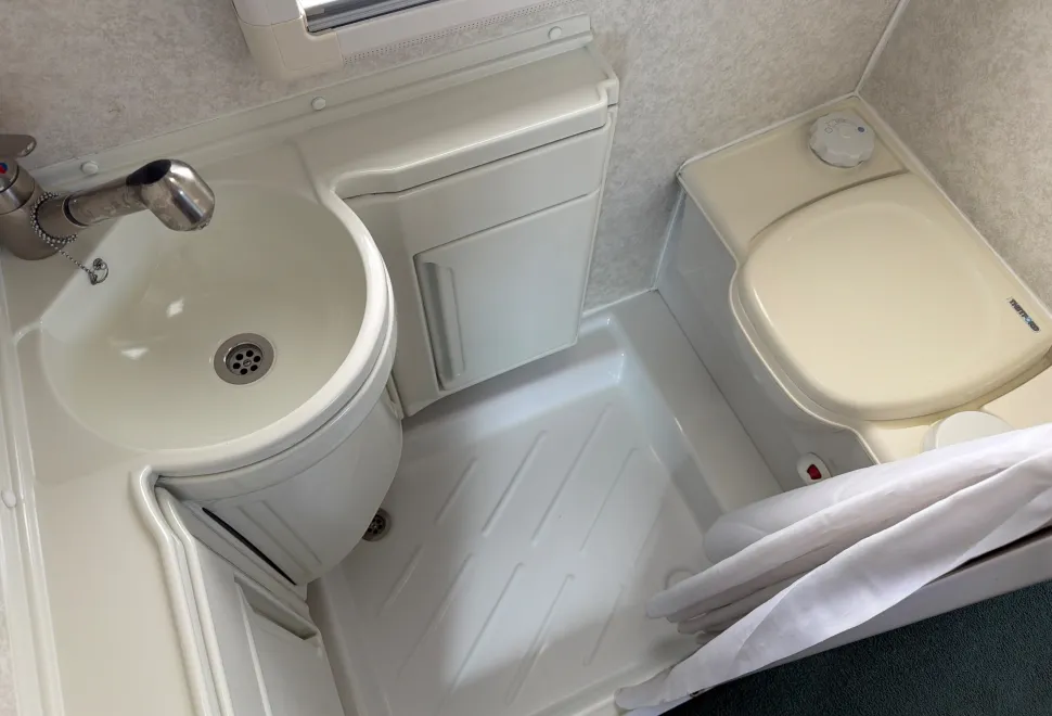Auto-Trail Tracker SE 2003