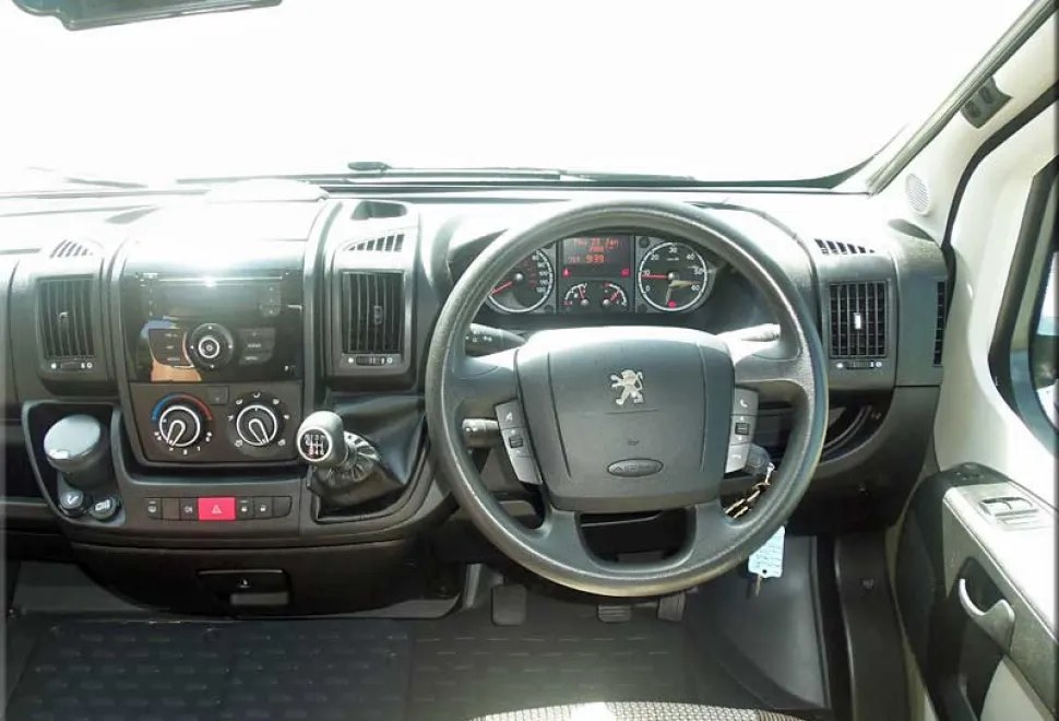 Auto-Sleepers Warwick Duo Peugeot Boxer 2013