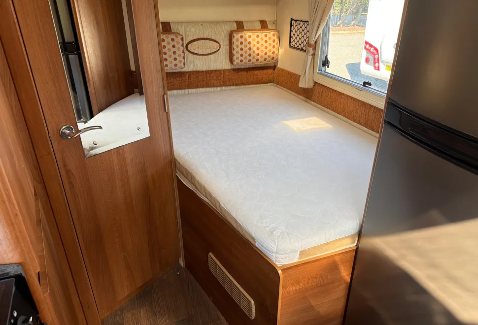 Peugeot Boxer Auto Sleeper Broadway FB 2014