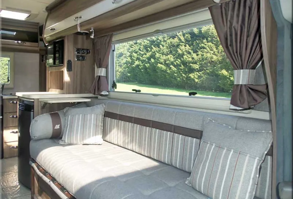 Auto-Sleepers Broadway EK TB LP Peugeot Boxer 2018