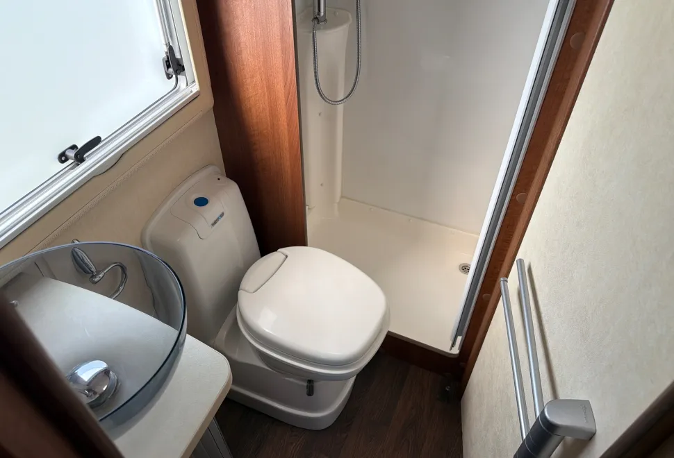 Peugeot Boxer Auto Sleeper Broadway FB 2014