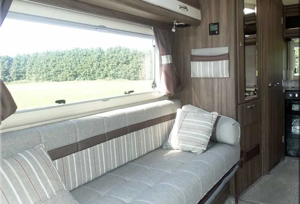 Auto-Sleepers Broadway EK TB LP Peugeot Boxer 2018