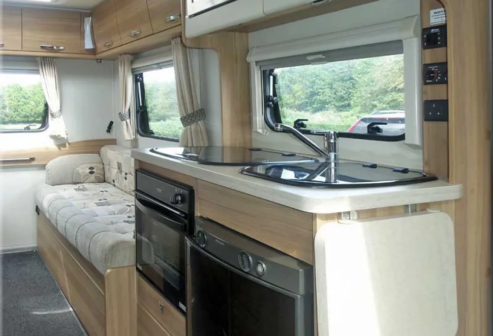 Elddis Majestic 140 Peugeot Boxer 2015