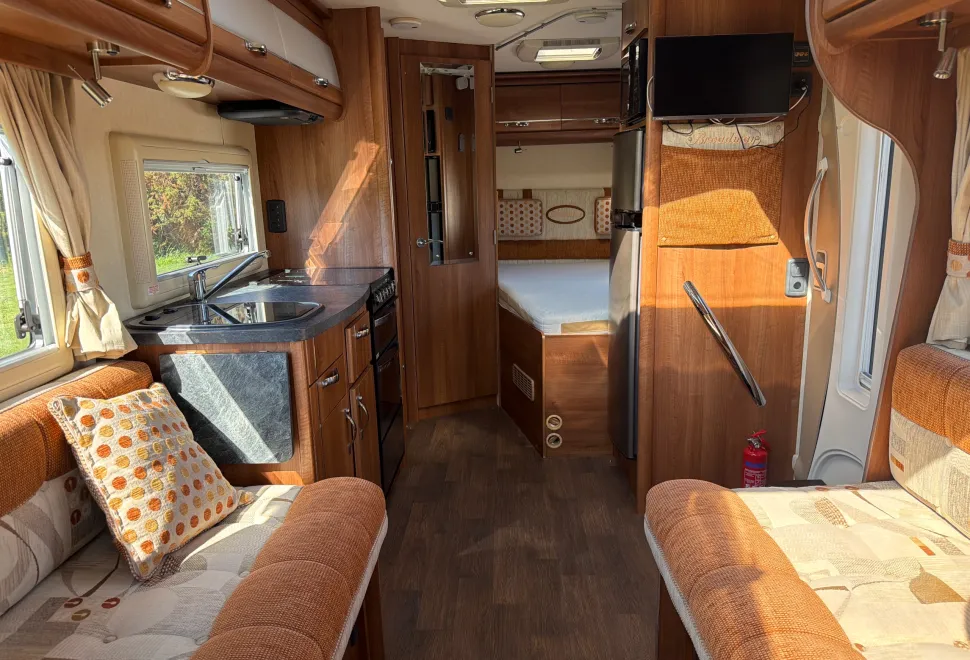 Peugeot Boxer Auto Sleeper Broadway FB 2014
