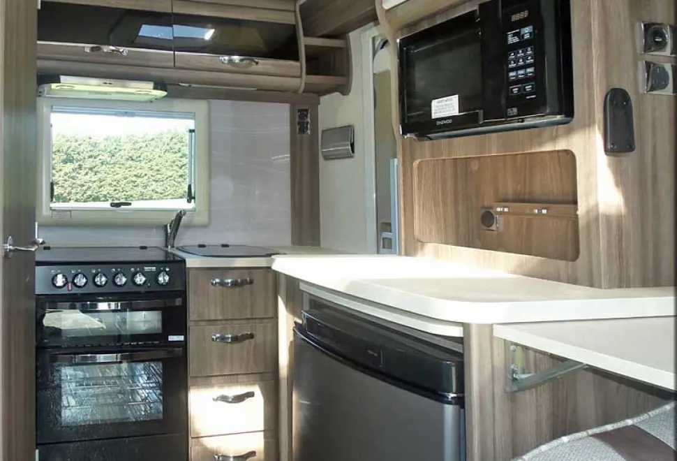 Auto-Sleepers Broadway EK TB LP Peugeot Boxer 2018