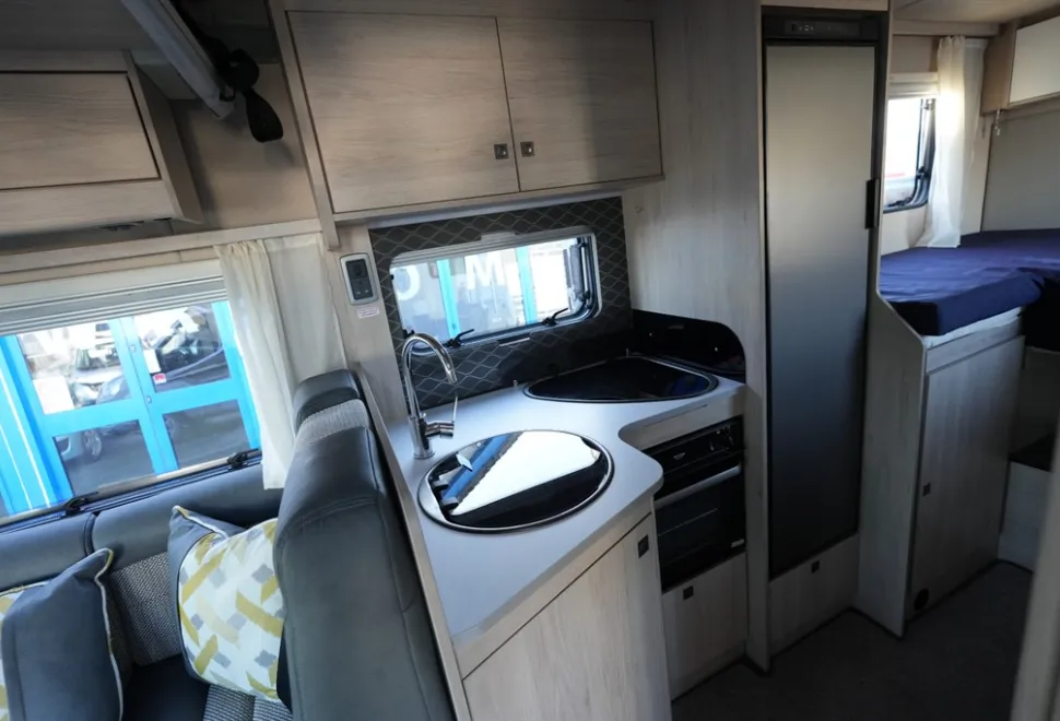 Autotrail F-Line F70  2022