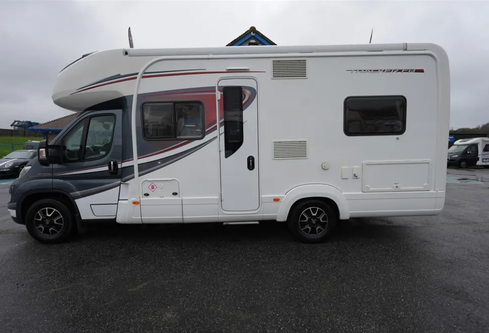 Autotrail Tracker FB  2019