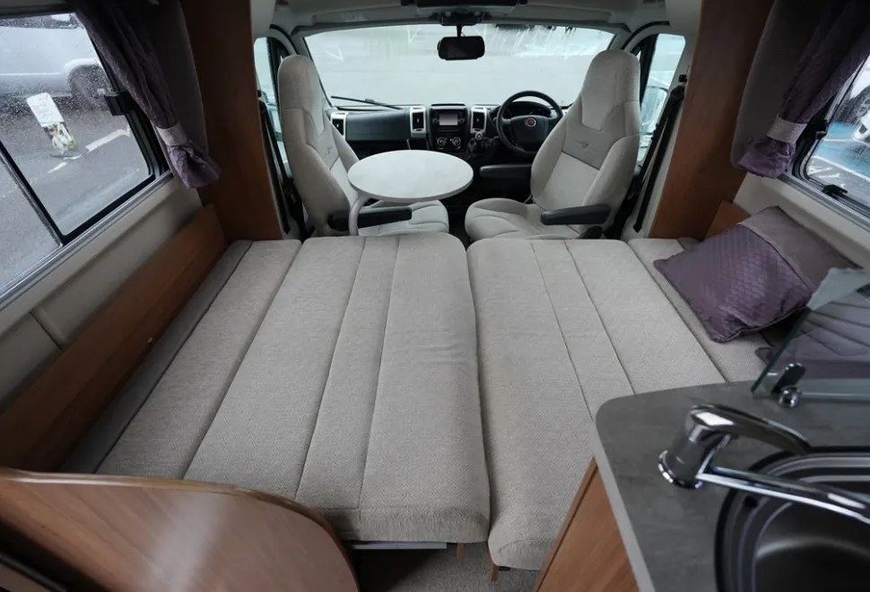 Autotrail Tracker FB  2019