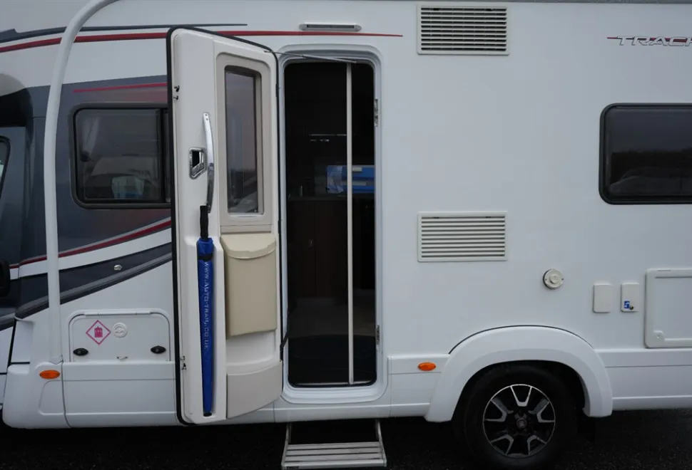 Autotrail Tracker FB  2019