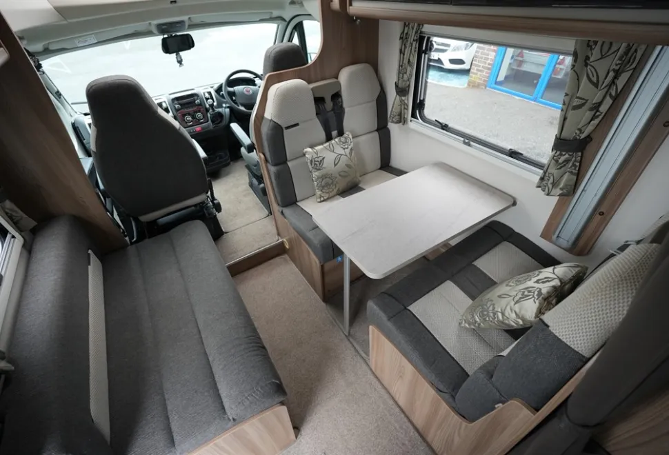 Bessacarr E496  2016
