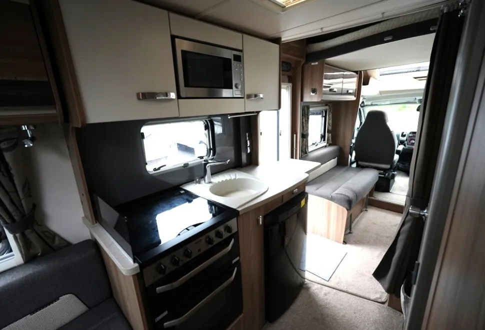Bessacarr E496  2016