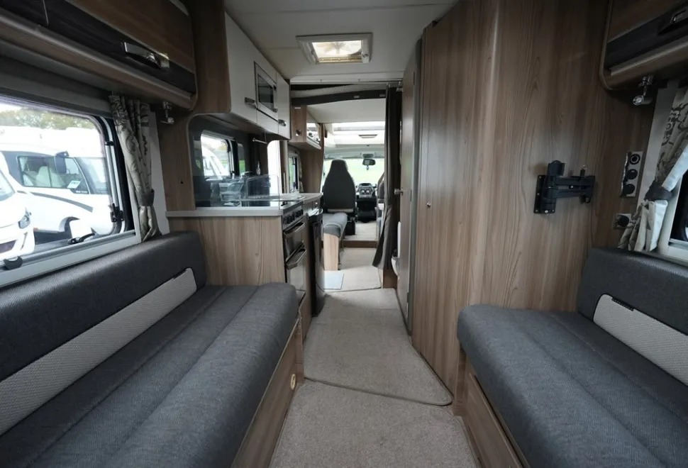 Bessacarr E496  2016