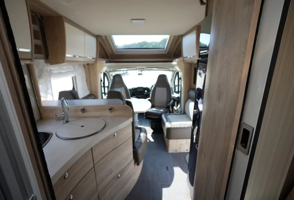 Eura Mobil Profila RS 725 QB  2017