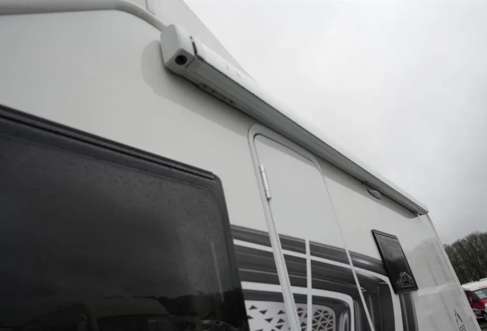 Swift Edge 494 2023
