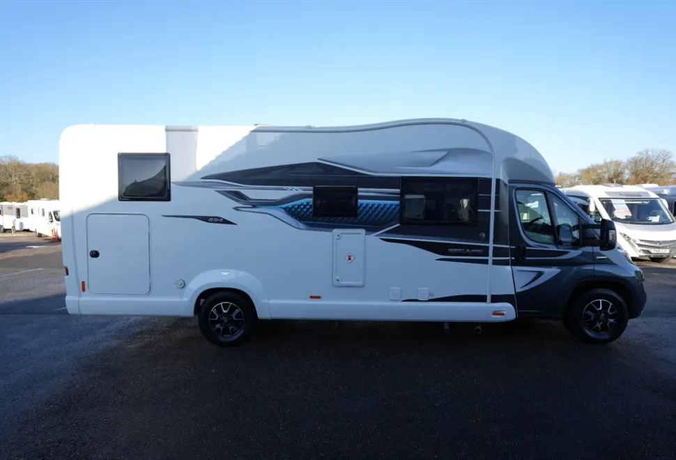 Swift Escape 694 2022