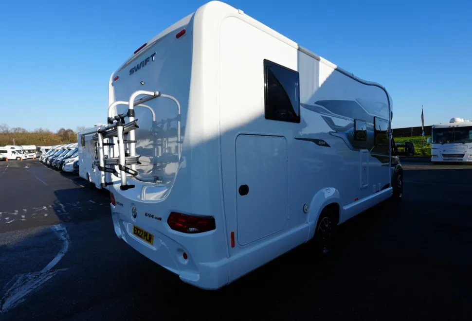 Swift Escape 694 2022