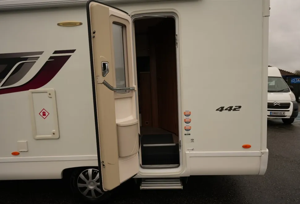 Swift Esprit 442 2014