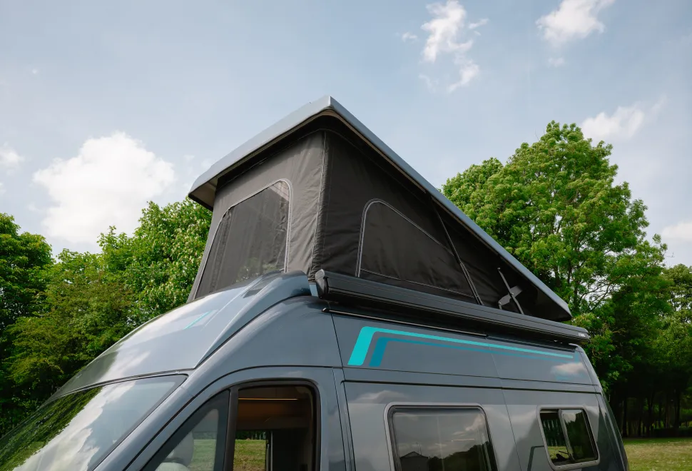 Orange Campers  Trouvaille Classique MWB - Manual - Layout Option 2 - High top+ Atek roof 2026