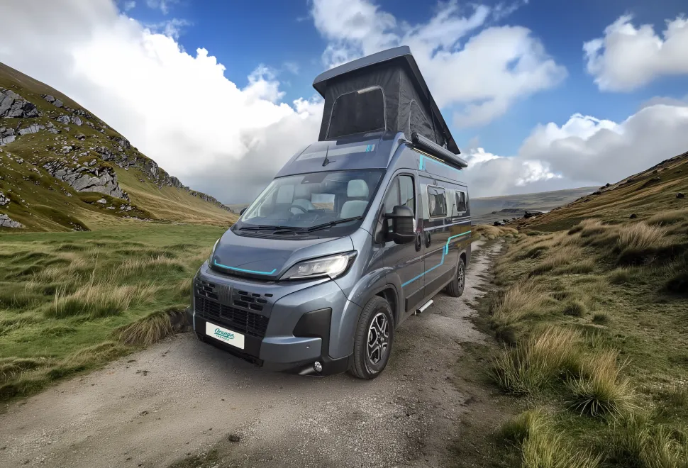 Orange Campers  Trouvaille Classique MWB - Manual - Layout Option 2 - High top+ Atek roof 2026