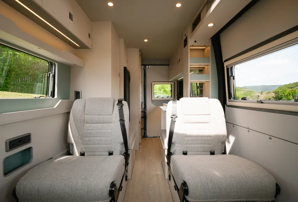 Orange Campers  Trouvaille Classique MWB - Manual - Layout Option 2 - High top+ Atek roof 2026