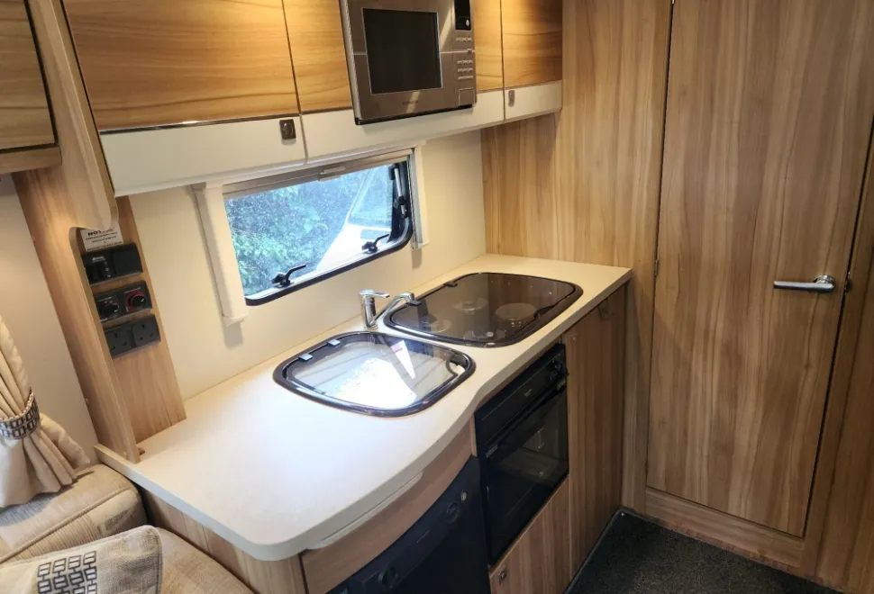 Elddis Motorhomes  MAJESTIC 105 2015