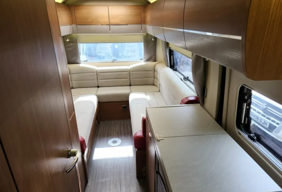 Auto-trail Motorhomes  V-LINE 610 SILVERLINE 2015