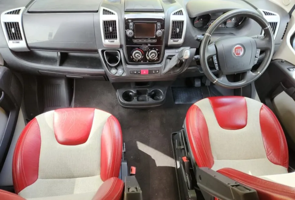 Auto-trail Motorhomes  V-LINE 610 SILVERLINE 2015