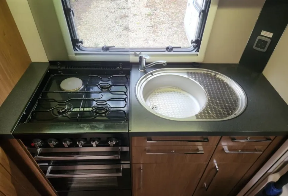 Auto-trail Motorhomes  TRACKER EKS 2014
