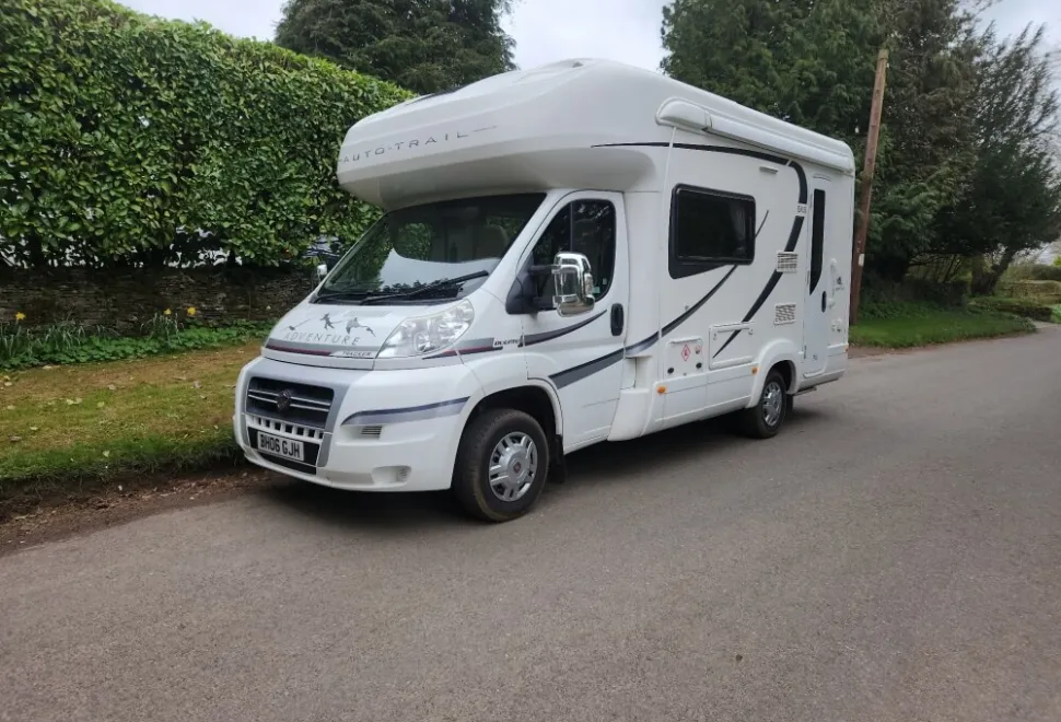 Auto-trail Motorhomes  TRACKER EKS 2014