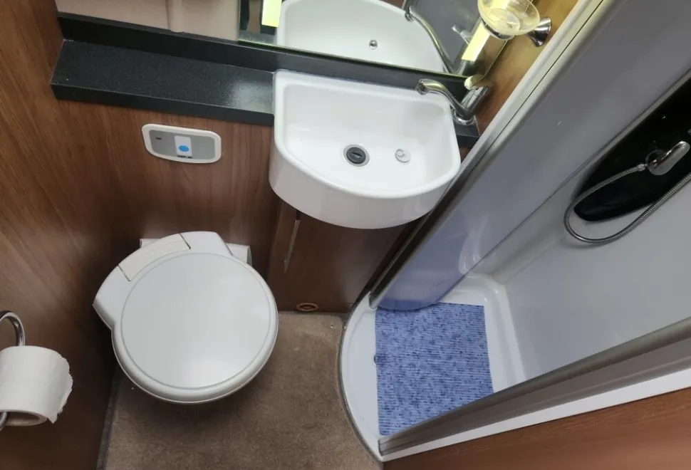 Auto-trail Motorhomes  TRACKER EKS 2014