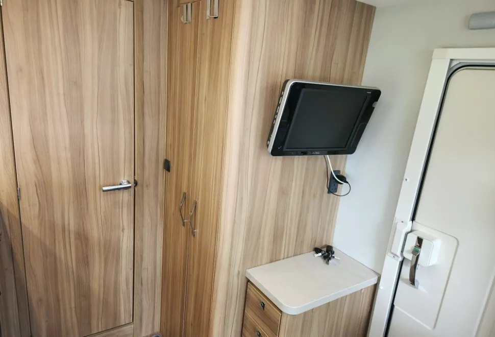 Elddis Motorhomes  MAJESTIC 105 2015