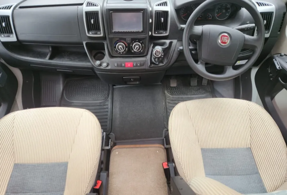 Auto-trail Motorhomes  TRACKER EKS 2014