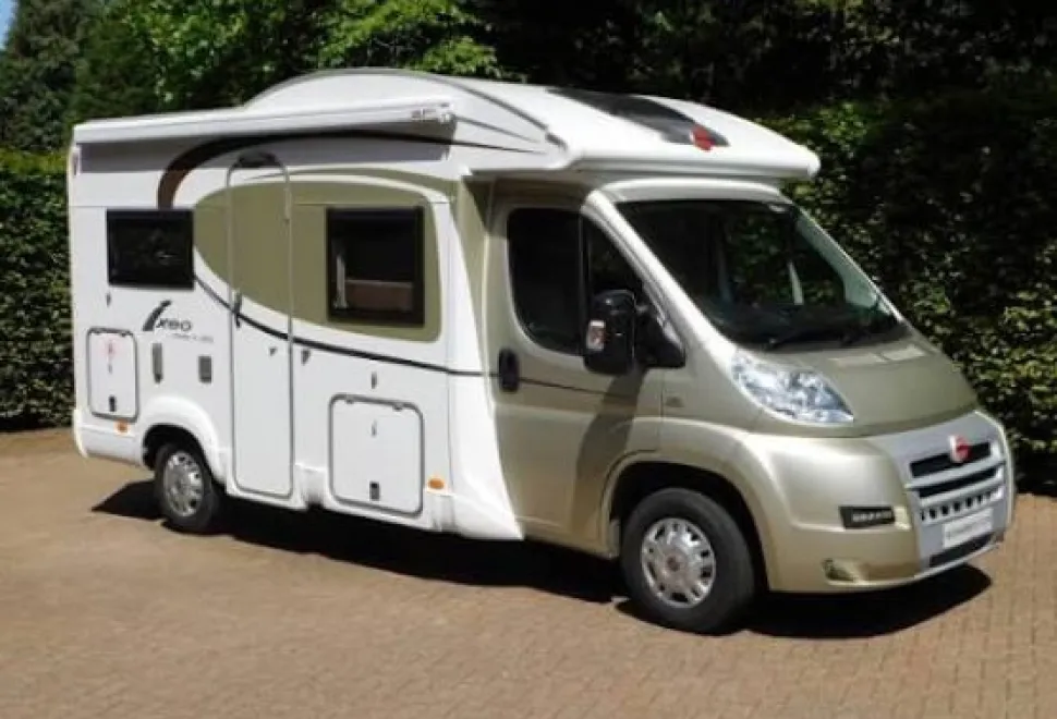 BURSTNER  IXEO TIME 585 2011