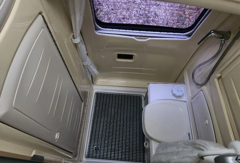 VW  AUTOSLEEPER TOPAZ AUTOMATIC 2005