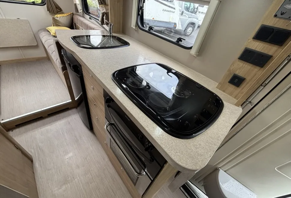 Elddis  Evolution 196 2017