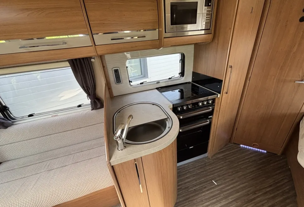 Auto-Trail  Tracker FB 2014