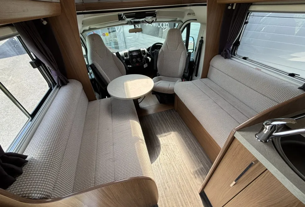 Auto-Trail  Tracker FB 2014
