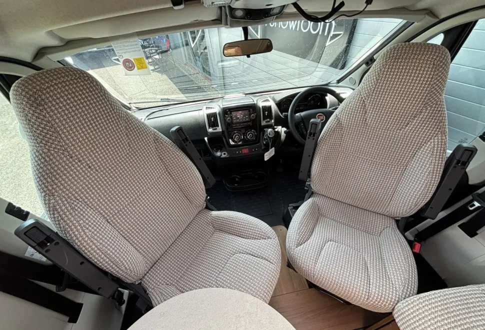 Auto-Trail  Tracker FB 2014